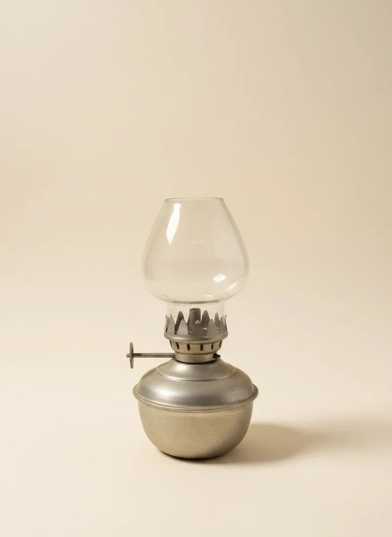 Lámpara rústica de mesa con chimenea de vidrio